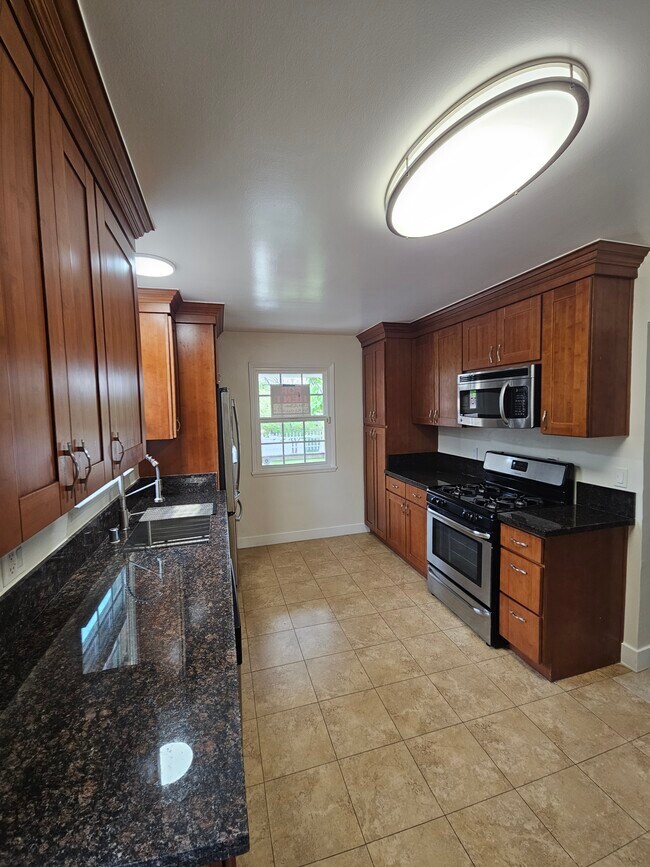 Cocina - 7617 Wentworth St