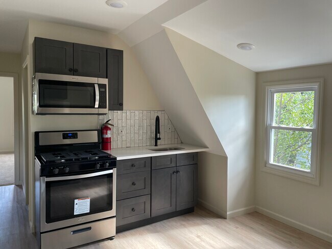 Foto del edificio - 140 Fabyan Pl