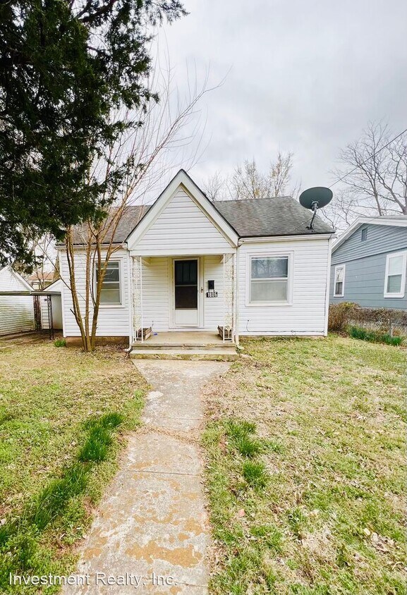2 br, 1 bath House 1806 W Olive St House Rental in Springfield, MO