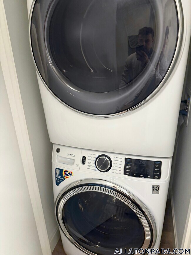 Building Photo - 1079 Commonwealth Ave