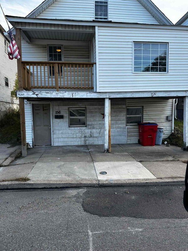 Foto principal - 156 Fallbrook St