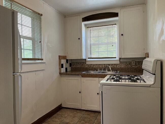 Foto del edificio - 1 Bedroom Upstairs Duplex