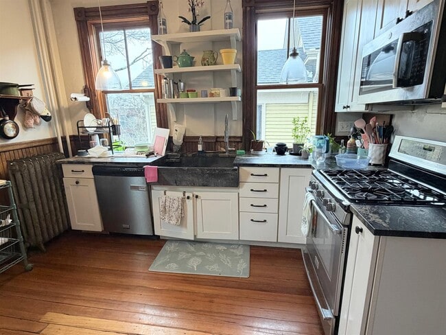 Building Photo - 13 Linden Ave