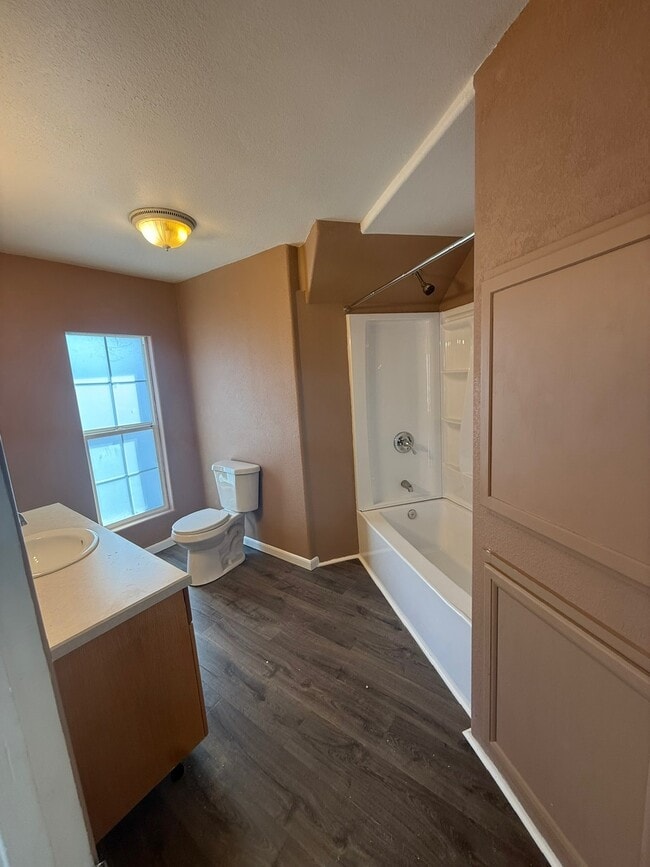 Building Photo - 116 Broadwater Ave