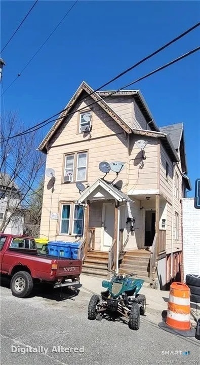 Building Photo - 8 Lawrence St