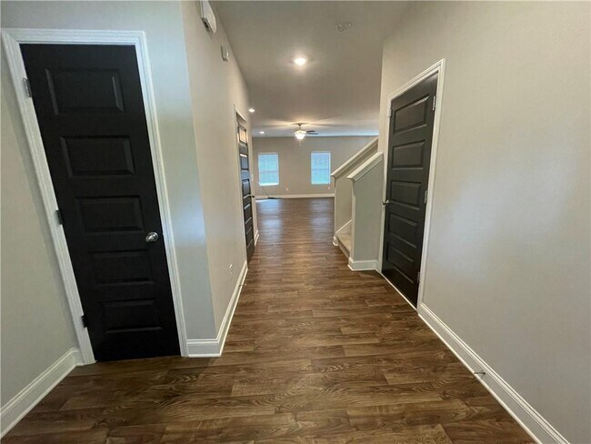 Foto del edificio - 301 Omnia Ridge Way