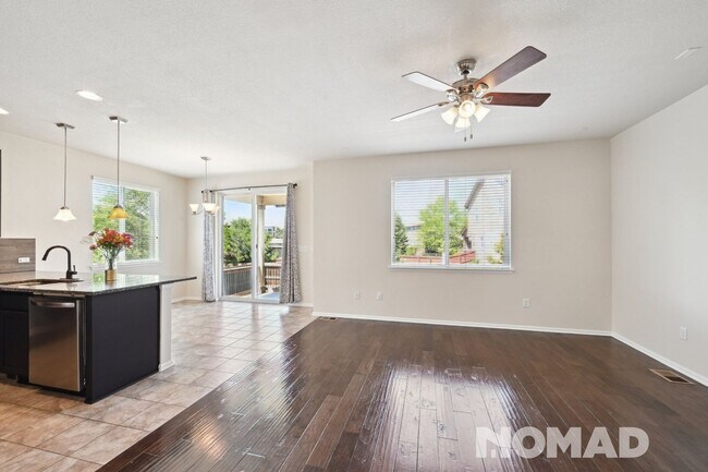 Building Photo - Spacious 5BR House in Thornton