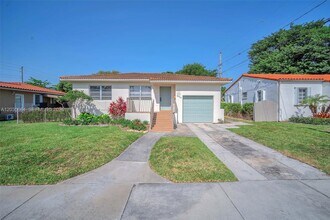 Building Photo - 2420 SW 21st Ave