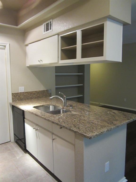 Foto del edificio - 4711 Spicewood Springs Rd