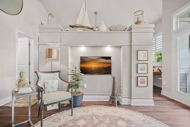 Building Photo - 635 N Alexander St