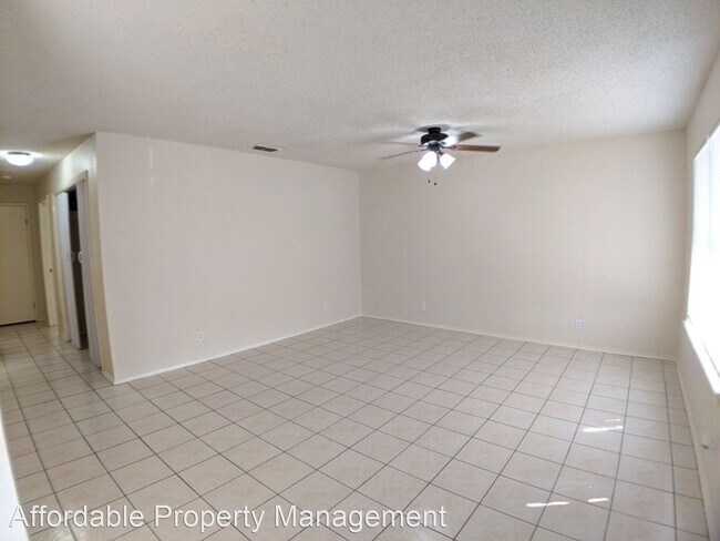 Building Photo - 111 Las Palmas St
