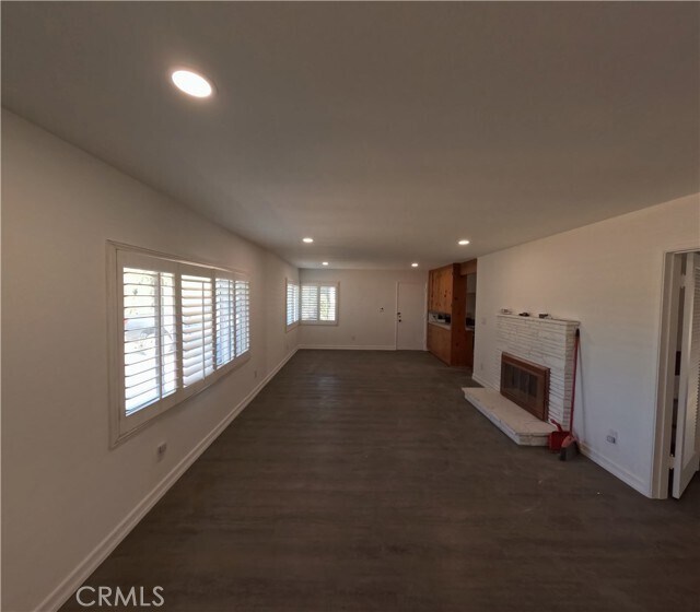 Foto del edificio - 255 W La Verne Ave