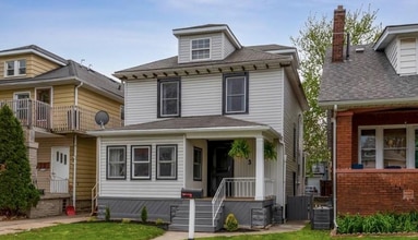 Building Photo - 693 Moy Ave
