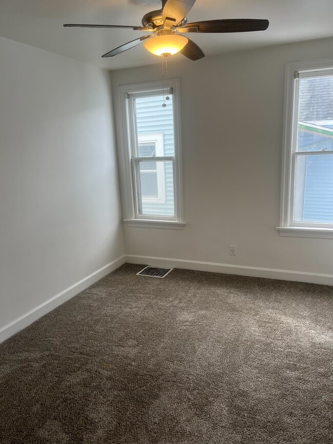 Building Photo - 488 W Muskegon Ave