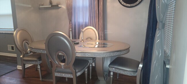 Foto del edificio - 1726 Eddystone Ave