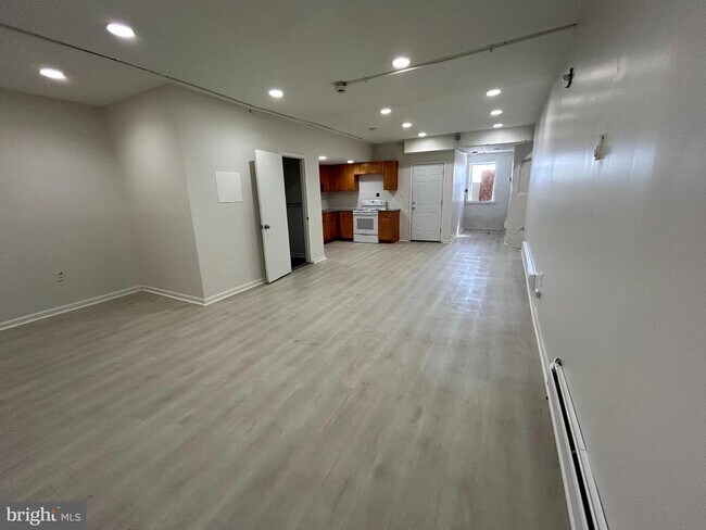 Foto del edificio - 6600 Cornelius St