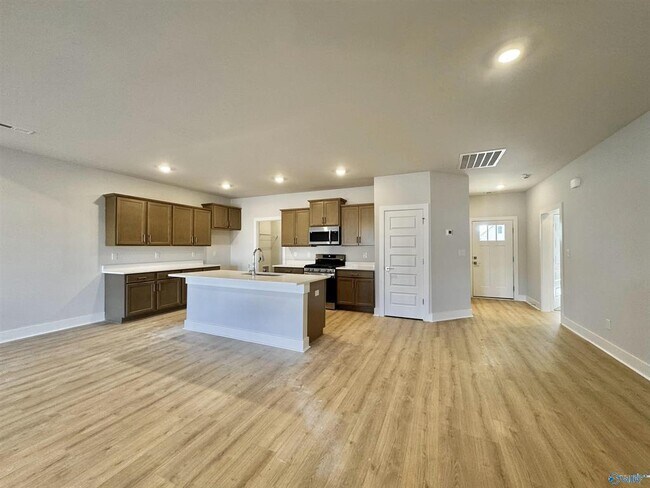 Building Photo - 12665 Whitcomb Cir