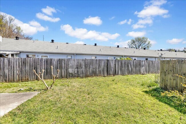 Foto del edificio - Condo for rent in Grayson Valley