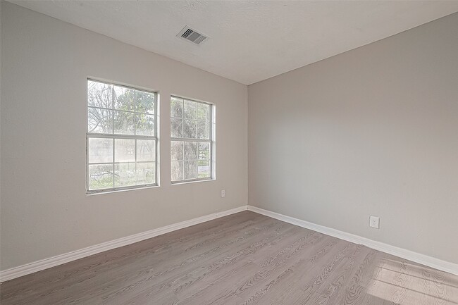 Foto del edificio - 8304 Darien St