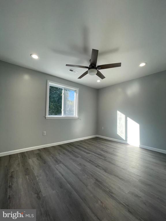 Building Photo - 3220 Delsea Dr