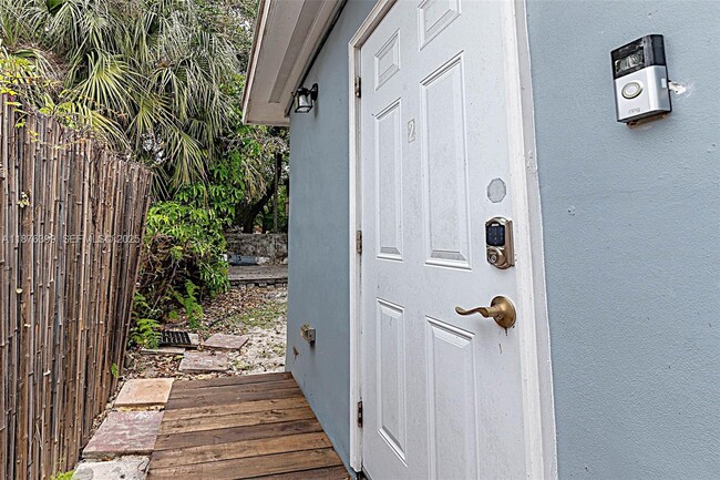 Foto del edificio - 259 NE 56th St