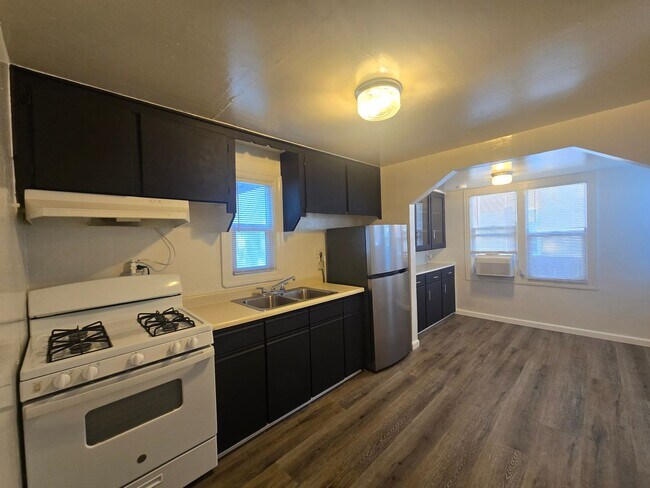 Foto del edificio - 512 N Palm St