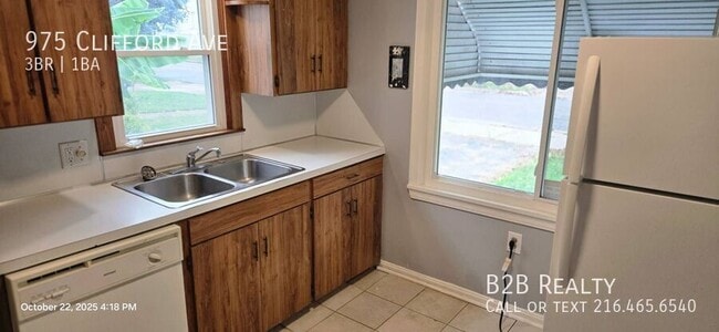 Foto del edificio - 975 Clifford Ave