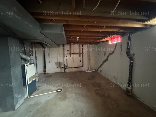 Building Photo - $850- 2 bed 1 bath - Townhomes