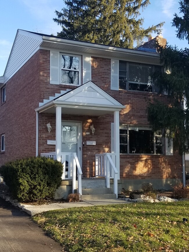 Building Photo - 329 Telford Avenue