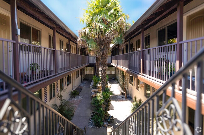 Building Photo - Solana