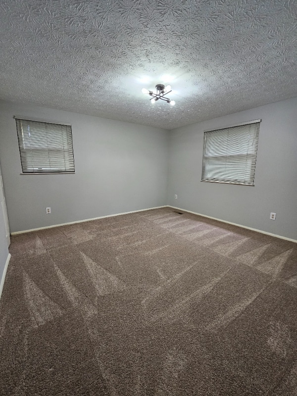 Building Photo - 4242 Hanover Dr