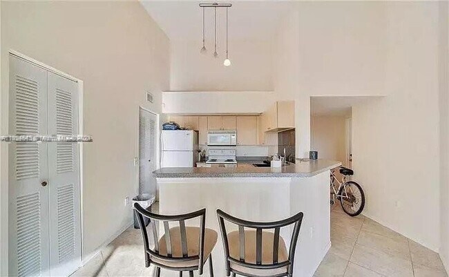 Foto del edificio - 1117 Villa Cir