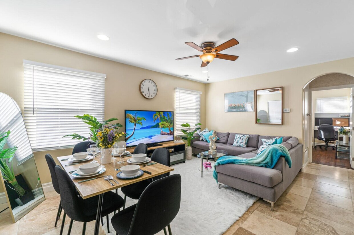 Foto principal - 6090 Rock St