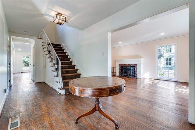 Foto del edificio - 6255 Deloache Ave