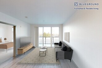 Building Photo - 109 S Division St