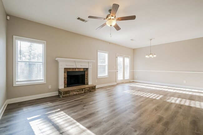 Building Photo - 1990 Lily Valley Dr