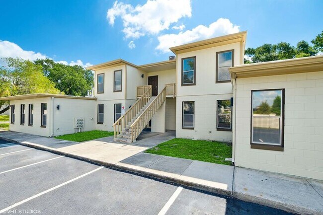 Building Photo - 401 W Florida Ave
