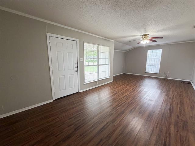 Foto del edificio - 136 Highland Dr