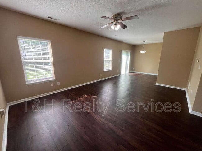 Building Photo - 7212 Parklake Pl