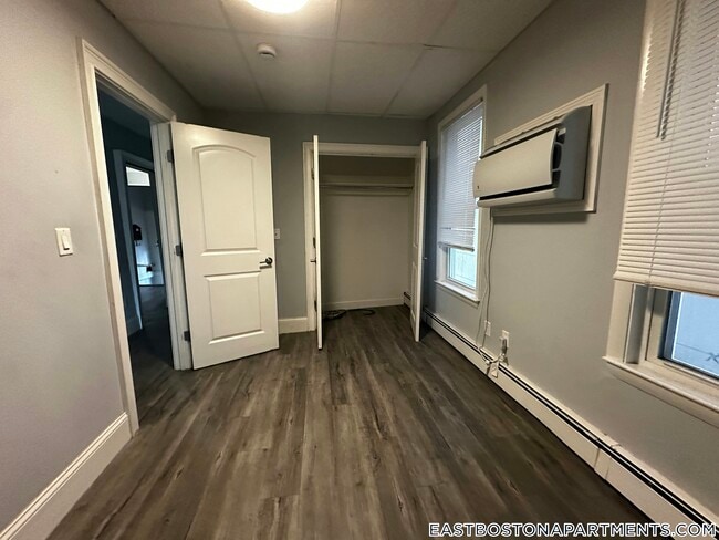 Building Photo - 195 Maverick St