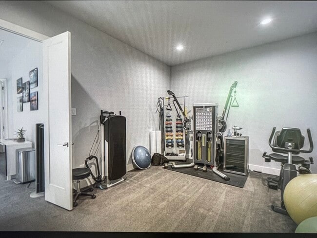 Building Photo - 3110 White Dove Dr