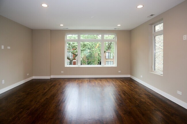Foto del edificio - 2639 W Potomac Ave