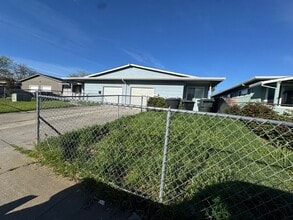 Building Photo - 7966 Samantha Way