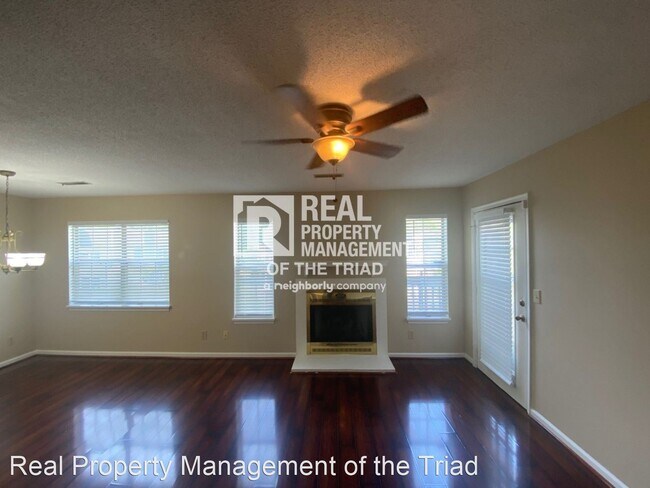 Building Photo - 2 br, 1 bath House - 4231-G Edith Lane