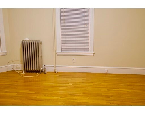 Foto del edificio - 6 Otisfield St