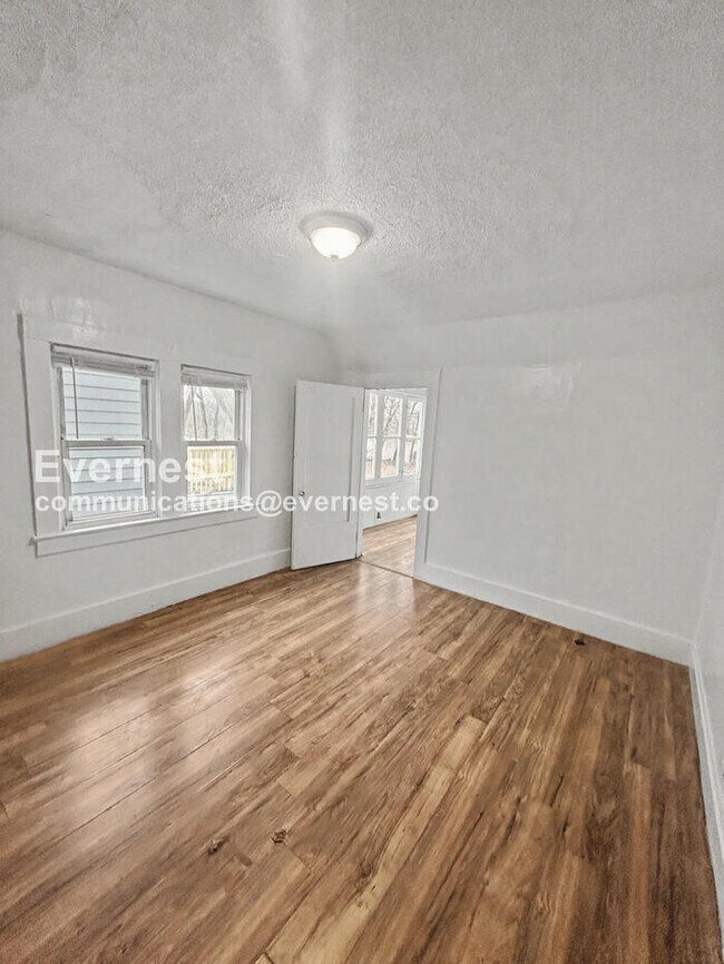 Foto del edificio - 3880 W 37th St