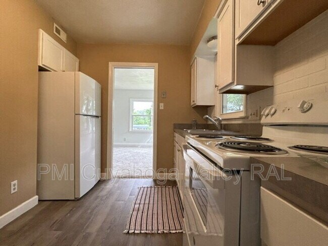 Foto del edificio - 2364 Suncrest Dr