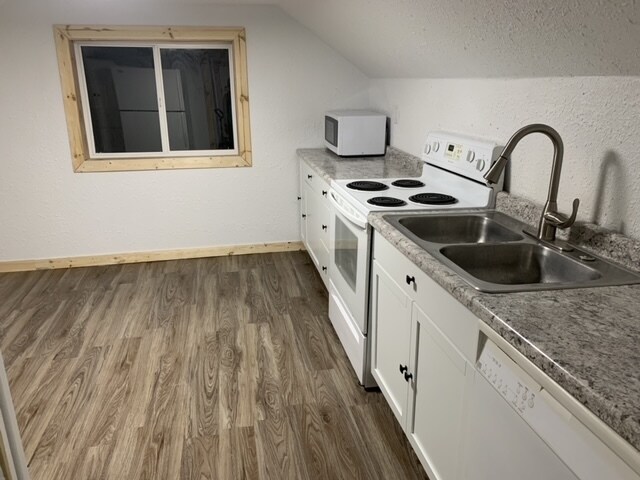 Kitchen - 1006 Oak St
