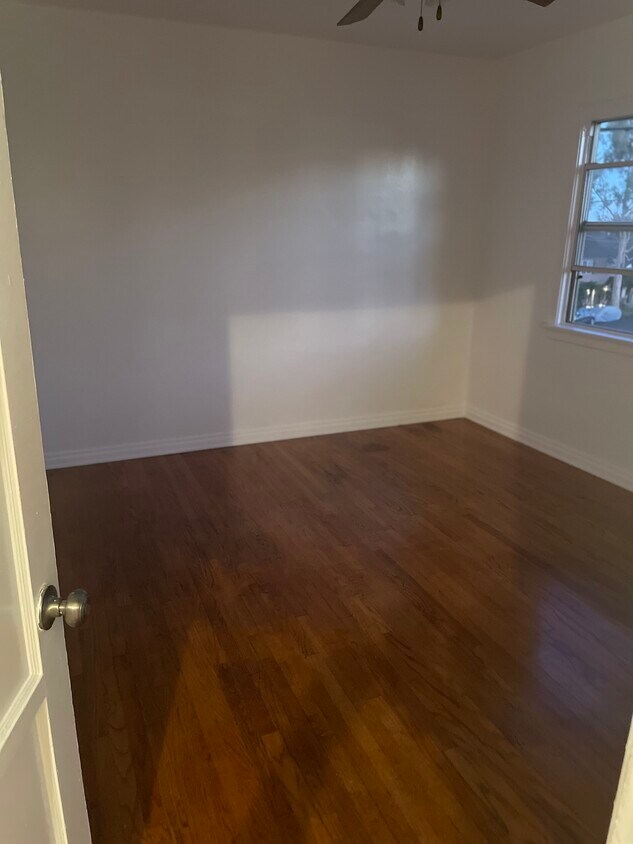 Foto del edificio - 5631 Edgemar Ave