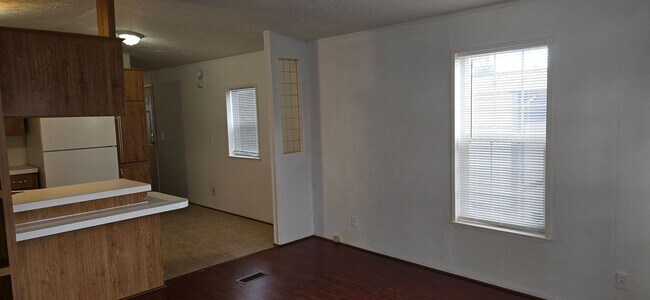 Foto del edificio - In Town Convenience